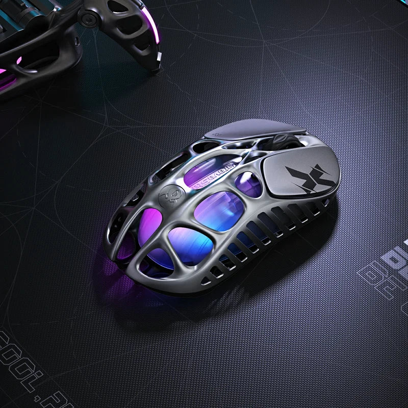 Mouse de gaming wireless GravaStar Mercury X 49 g, senzor PAW 3950 32.000 DPI, rata de polling 1000 Hz, Interstellar Argint